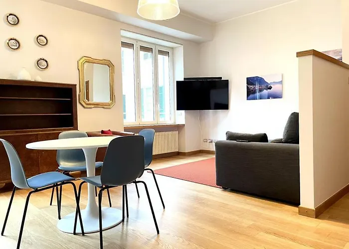 Modern In Historic Center Apartman